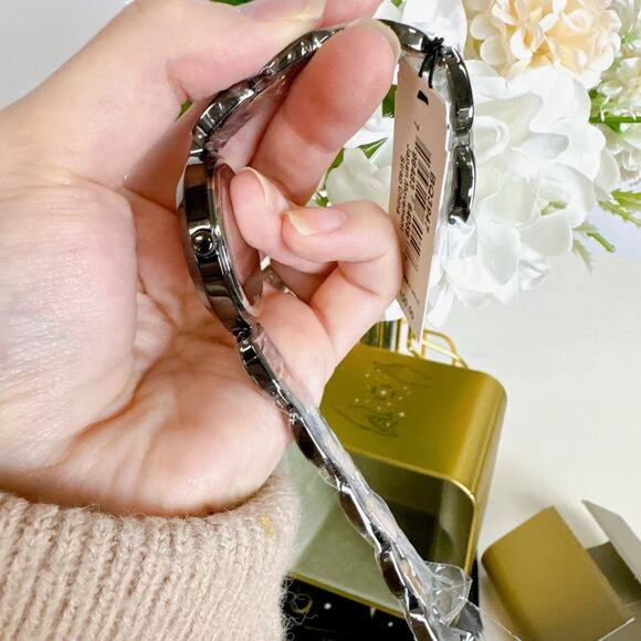 Fossil BQ3947 Kerrigan Three-Hand Two-Tone Stainless Steel Watch - Picture 5 of 6